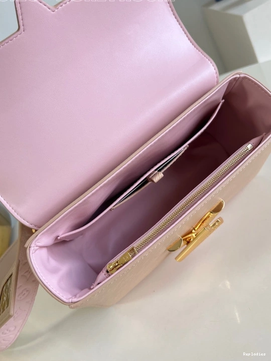 Cheap VUITTON LOUIS MM-23*17*9.5CM TWIST 0722